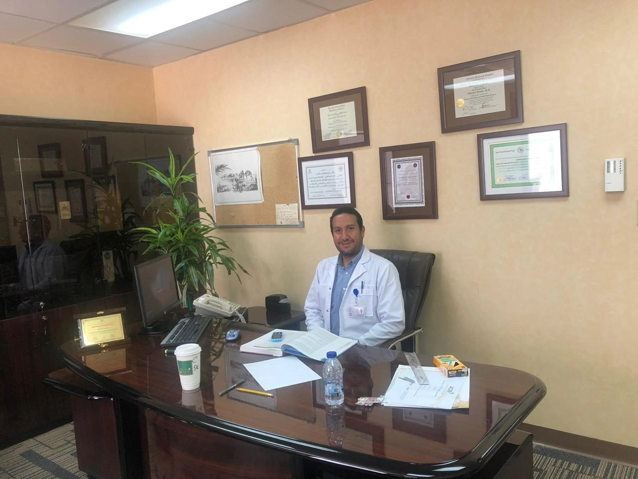 الدكتور غسان العقبي